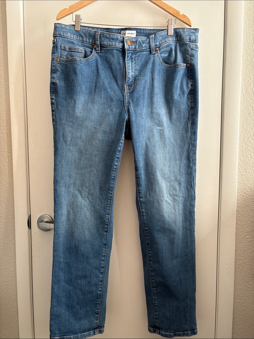 Lane Bryant Signature Fit Mid Rise Straight Flex Magic Waistband Jeans SZ 18